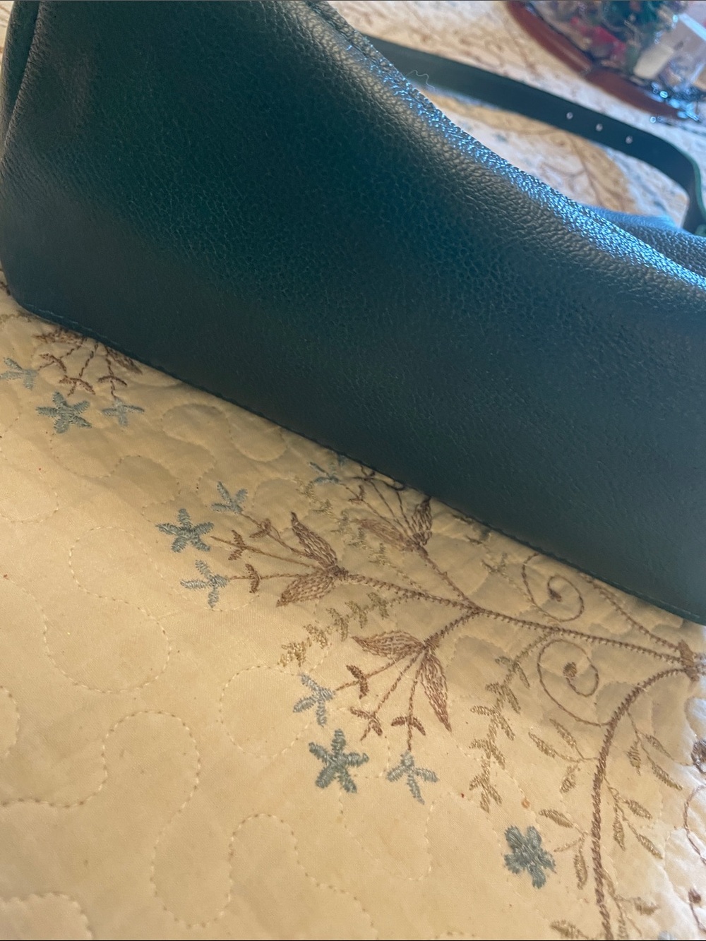Portland Leather Deep Green Pebbled Shoulder Bag - Picture 3 of 5